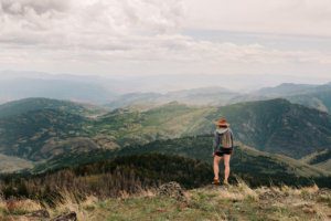 hiking solo travel